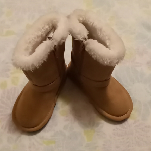 Michael Kors kids size 7 - Picture 4 of 5